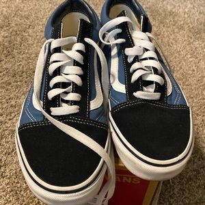 Van’s Old Skool Navy and light blue skater shoes.  Men’s size 9.  Never worn.
